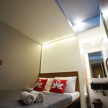 Zen Rooms Basic Kualanamu Medan Eksteriør billede