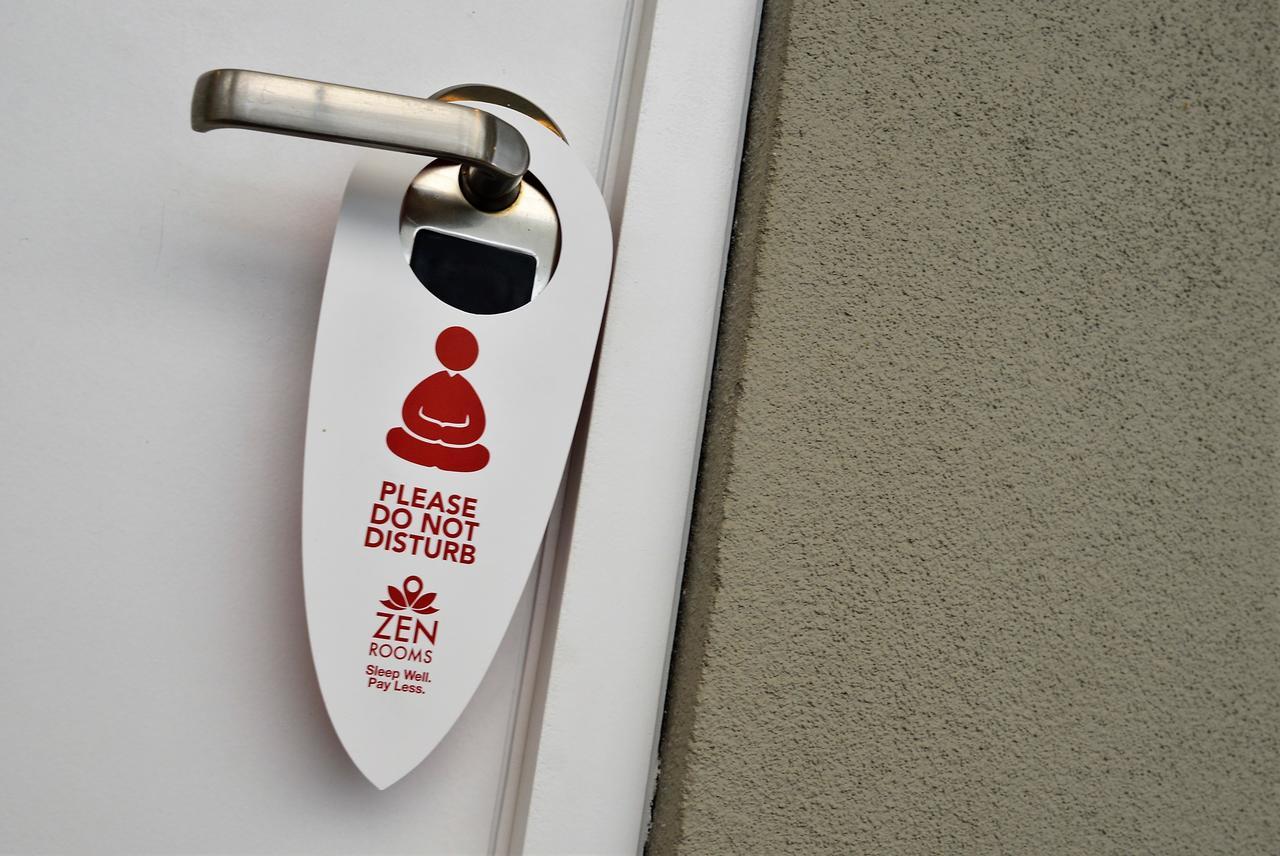 Zen Rooms Basic Kualanamu Medan Eksteriør billede