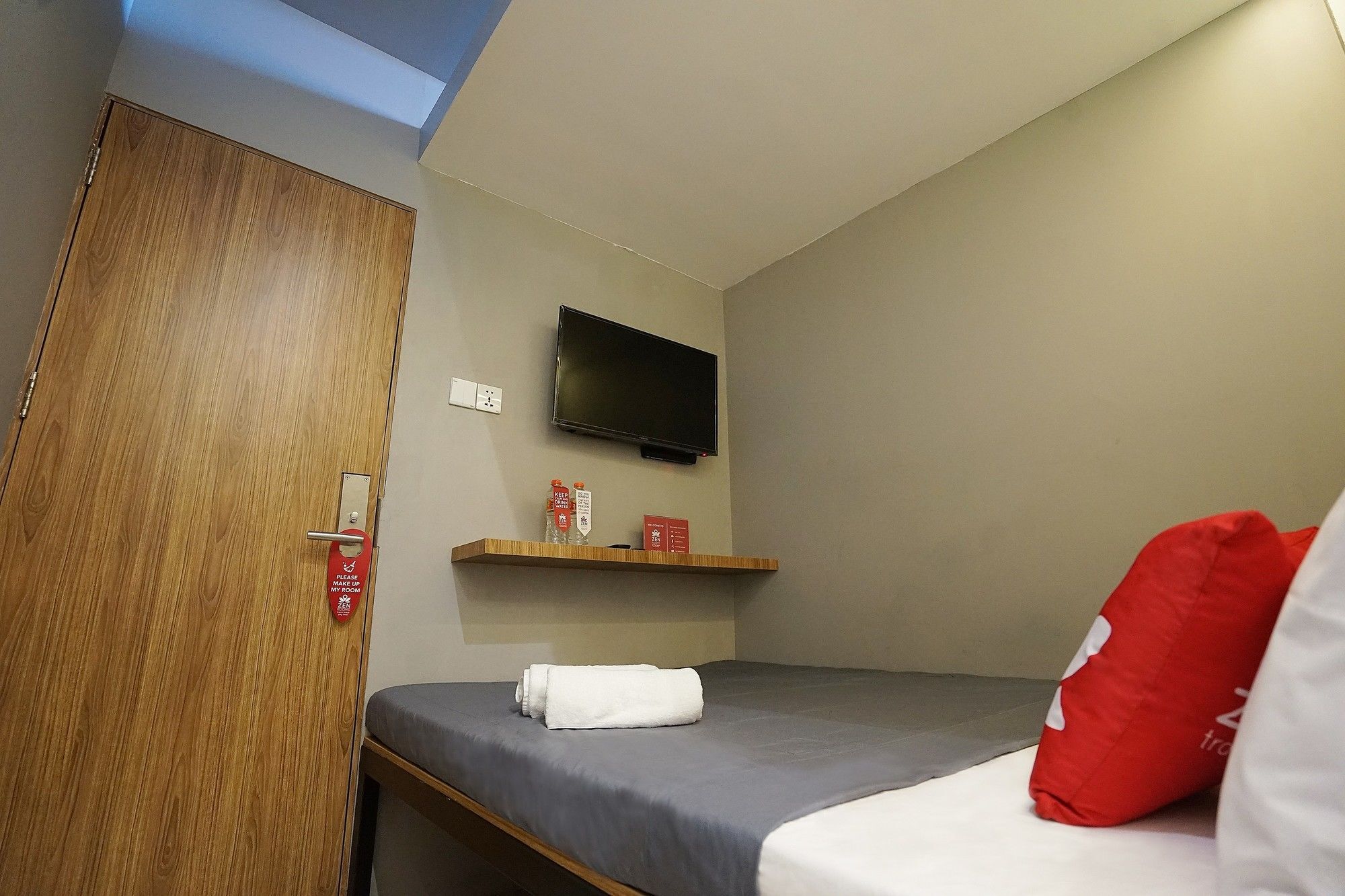 Zen Rooms Basic Kualanamu Medan Eksteriør billede