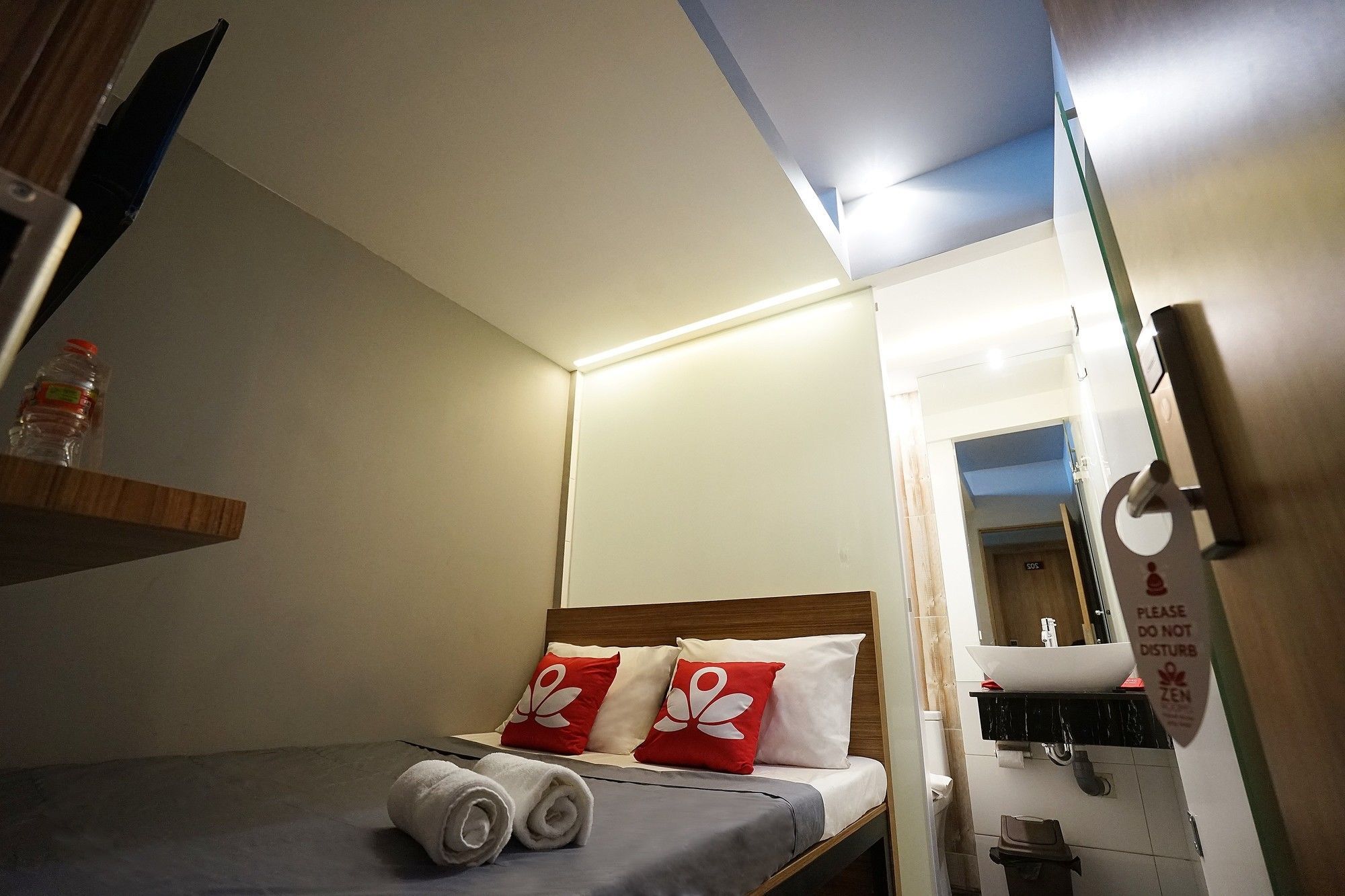 Zen Rooms Basic Kualanamu Medan Eksteriør billede
